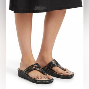 Alegria Multicolored Metallic Leather Thong Slip On Sandal Sz 11